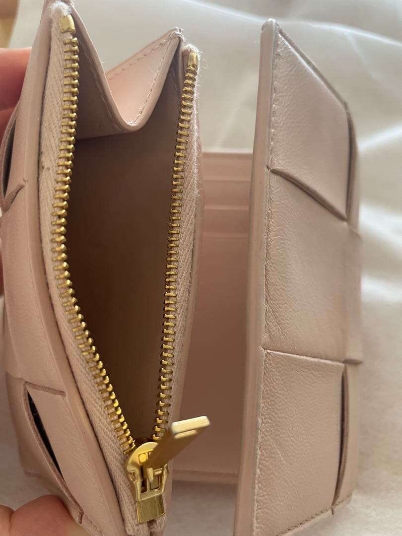 2024 BOTTEGA VENETA レディース　ミニ財布