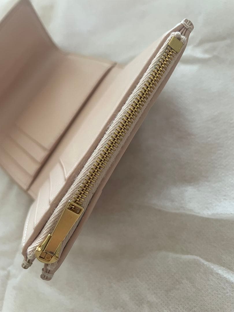 2024 BOTTEGA VENETA レディース　ミニ財布