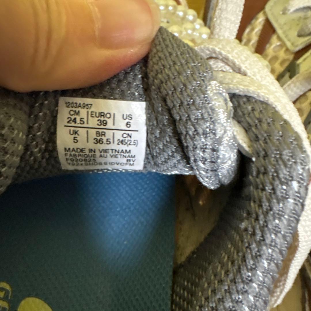 希少　ASICS GELシリーズ スニーカー グレー/ブラウン　emmiコラボ