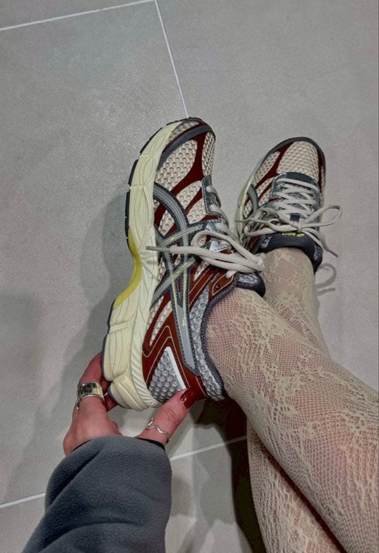 希少　ASICS GELシリーズ スニーカー グレー/ブラウン　emmiコラボ