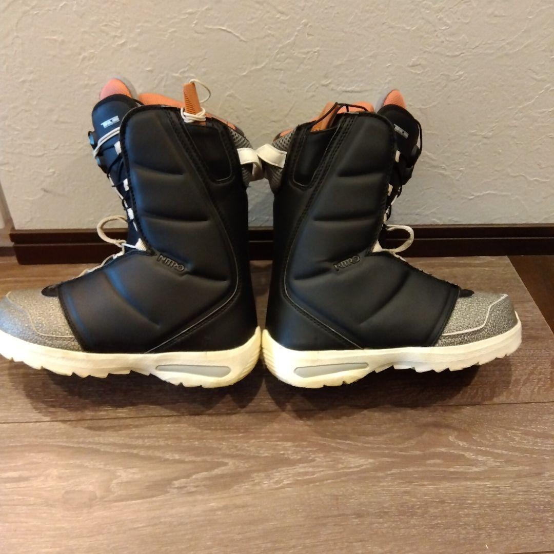 ナイトロ　超軽量　NITRO スノーボードブーツ　ムラサキスポーツ　23.5㌢