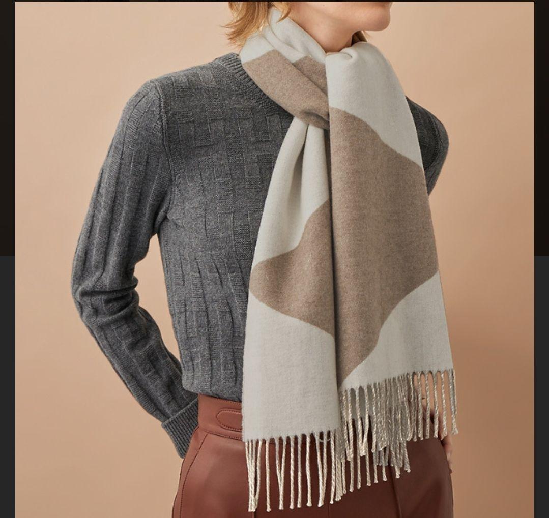 ★希少★HERMESエルメス　マフラー 《カザック・ジグザグ》