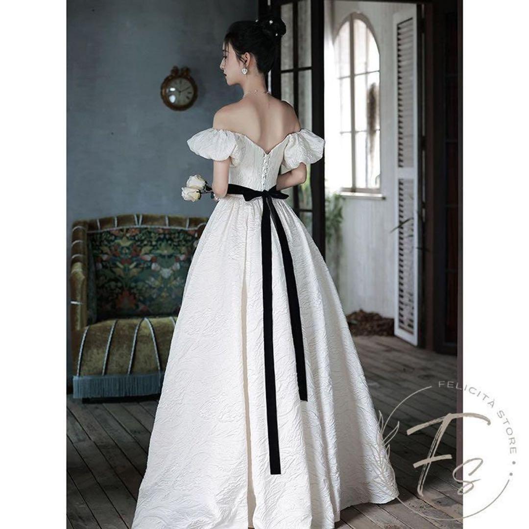 ホワイトウェディングドレス オフショルダー Aライン