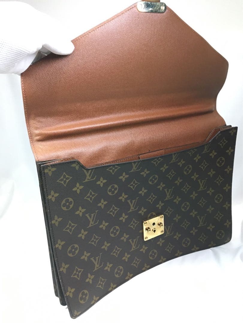 ルイヴィトン　モノグラム　コンセイエ ビジネバッグ　ハンドバッグ