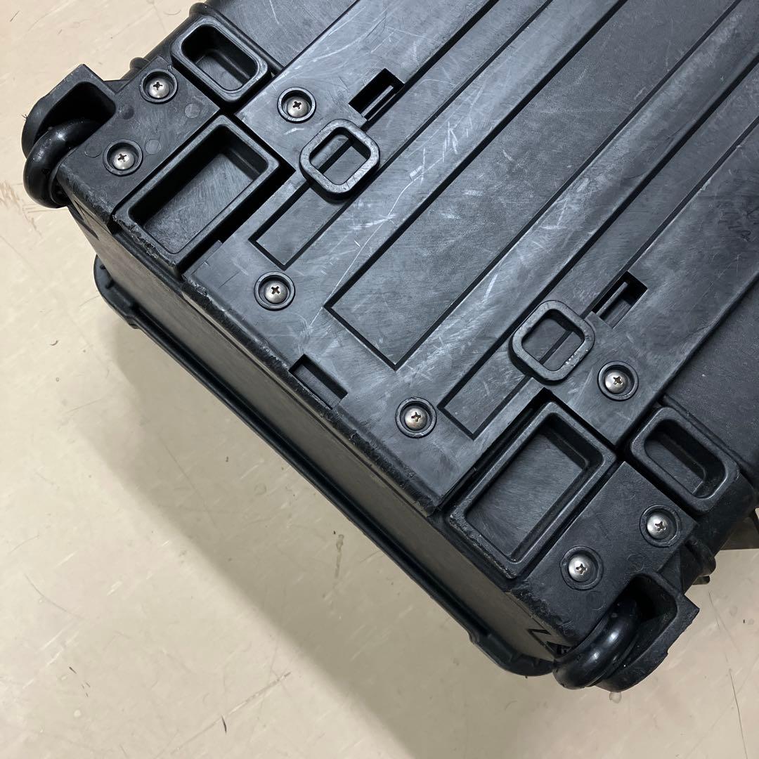 PELICAN ペリカンケース 1560 旧ロゴ（白黒）