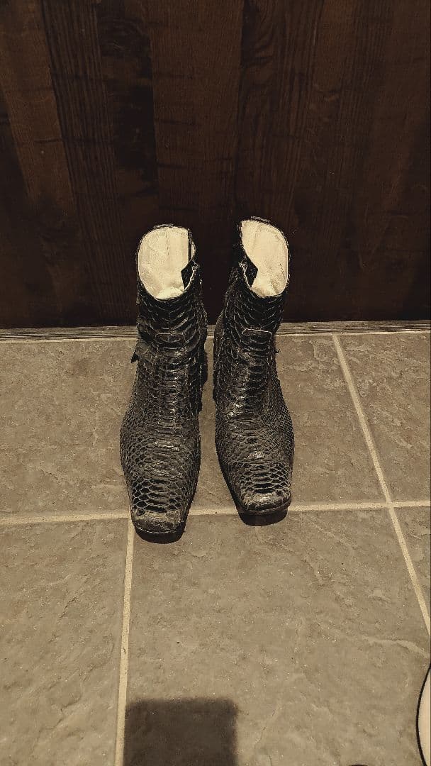 ヒロムタカハラ蛇革エナメルショートブーツ