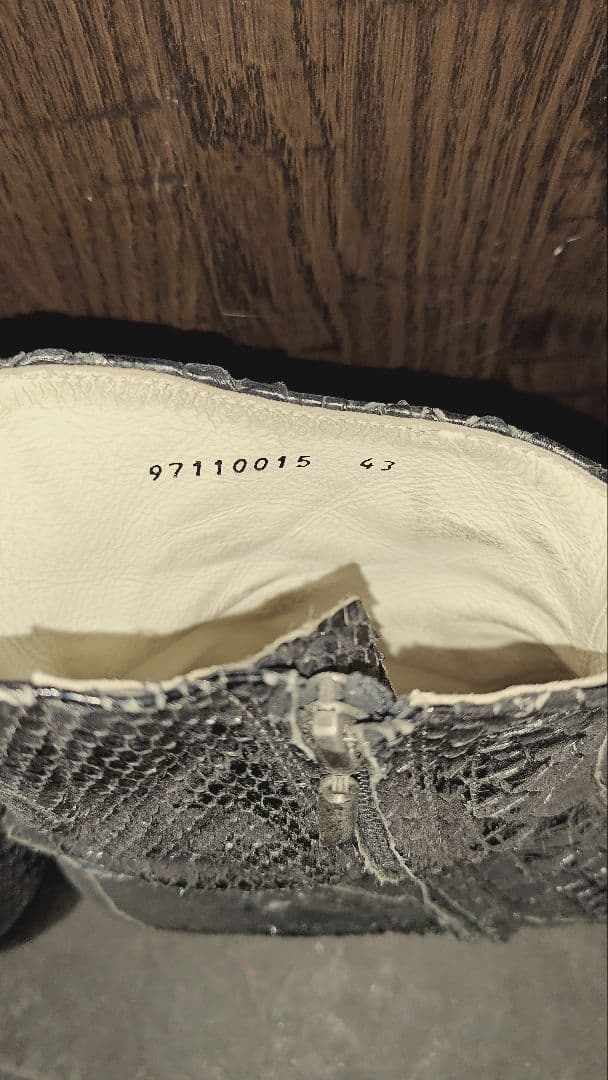 ヒロムタカハラ蛇革エナメルショートブーツ