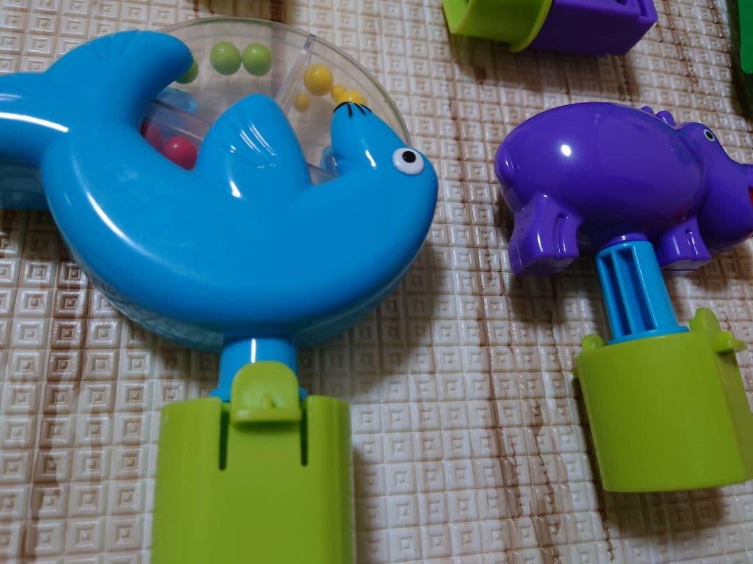 はらぺこあおむし　アクティビティジャンパー　Eric Carle ベビージム