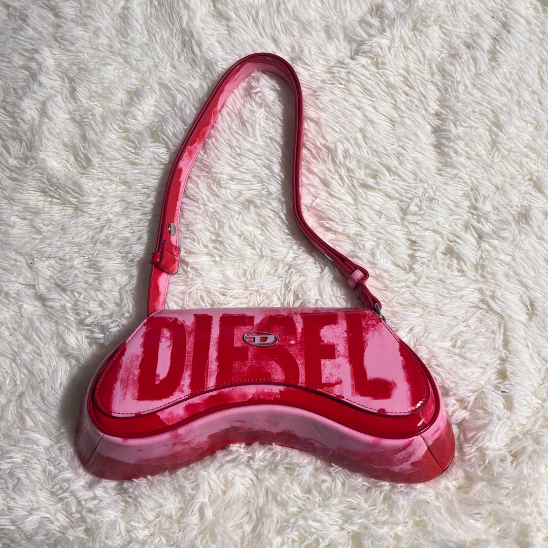 dieselディーゼルIVE(アイヴ)レイ着用ピンク赤レッドワンショルダーバッグ