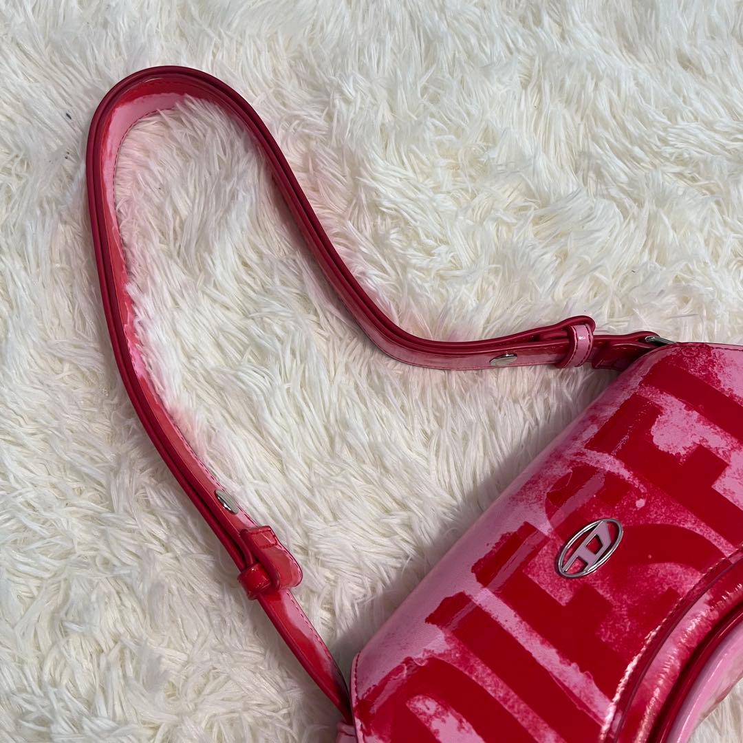 dieselディーゼルIVE(アイヴ)レイ着用ピンク赤レッドワンショルダーバッグ