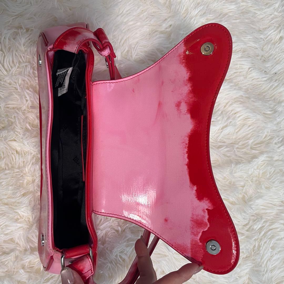 dieselディーゼルIVE(アイヴ)レイ着用ピンク赤レッドワンショルダーバッグ