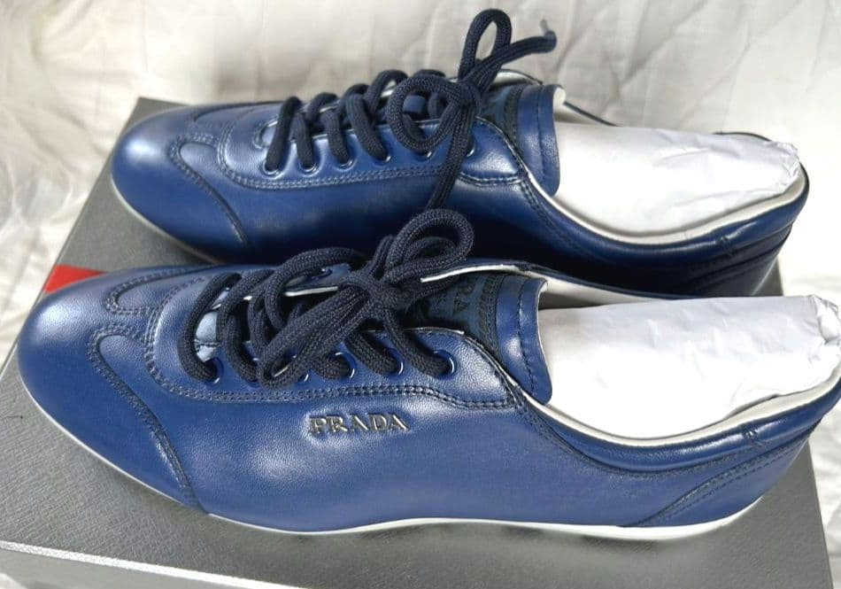 ★新品未使用★　プラダ　シープスキン　レディース 　スニーカー　37サイズ