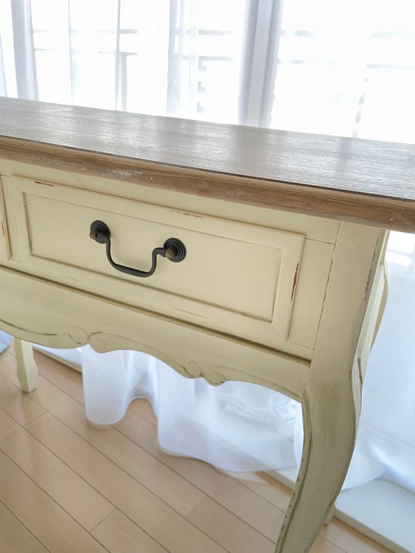 アンティーク調サイドテーブル