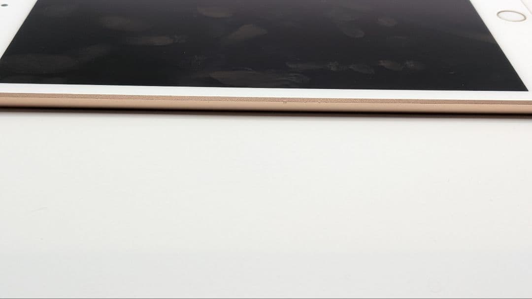 【セルラー】iPad mini 5 64GB ゴールド docomo 本体のみ