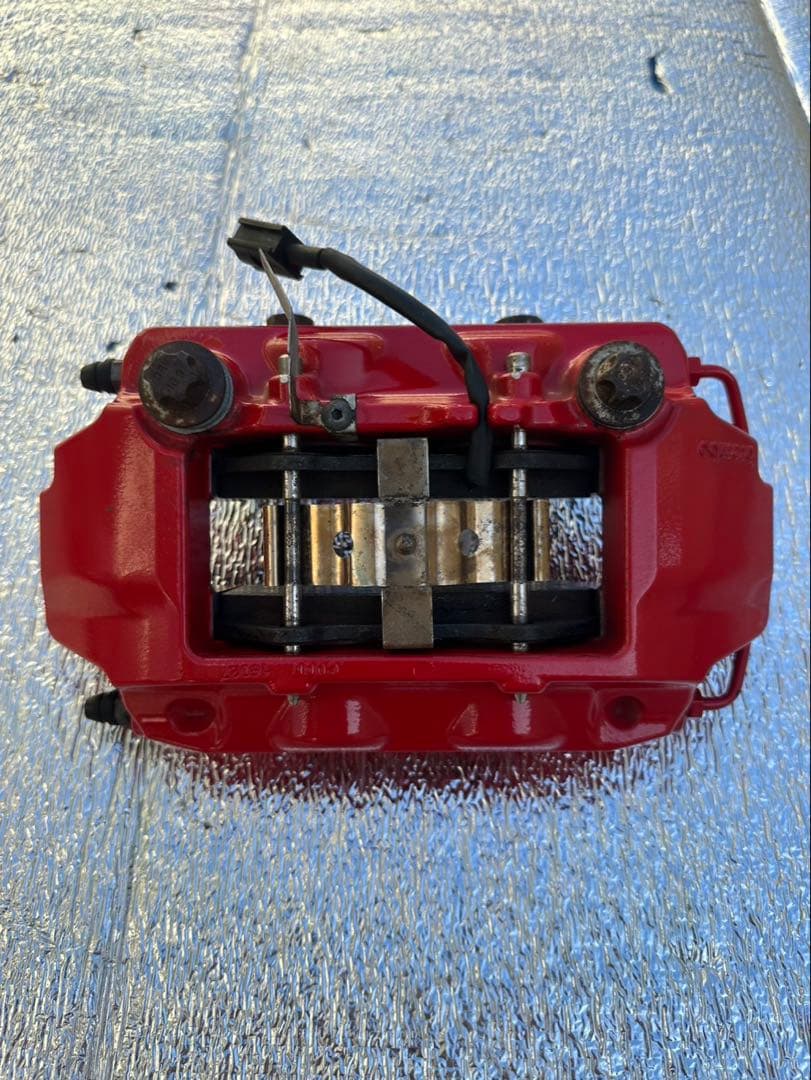 アバルト595シリーズ3 最終型 ブレンボキャリパー ツーピースドリルドローター