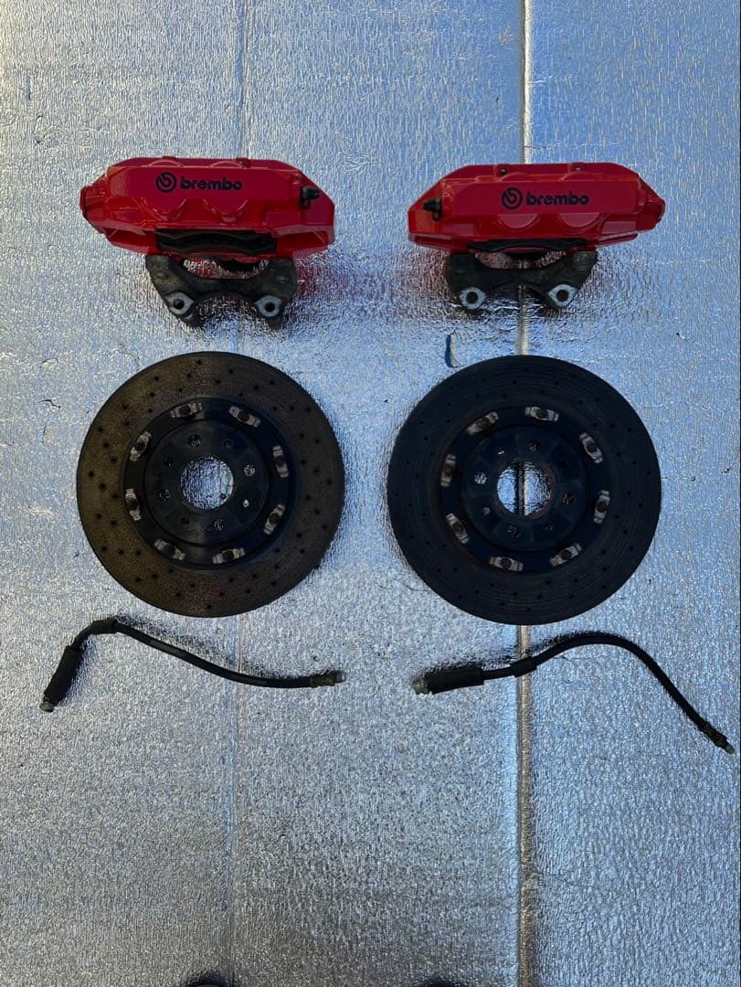 アバルト595シリーズ3 最終型 ブレンボキャリパー ツーピースドリルドローター