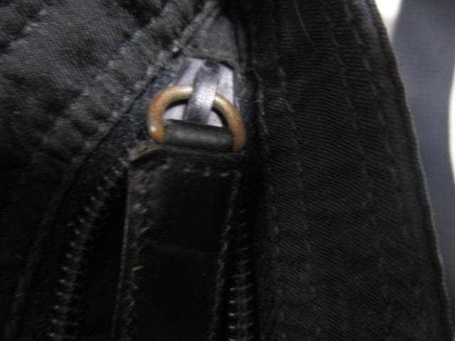 m21621★プラダ★斜め掛けショルダーバッグ・収納袋付き