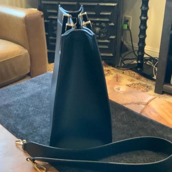 中古 FENDACE ロゴ入りショルダーバッグ