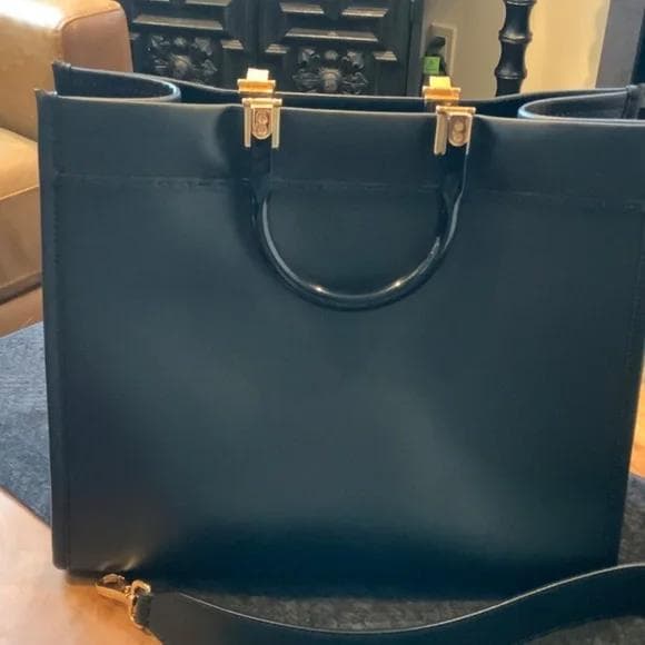 中古 FENDACE ロゴ入りショルダーバッグ