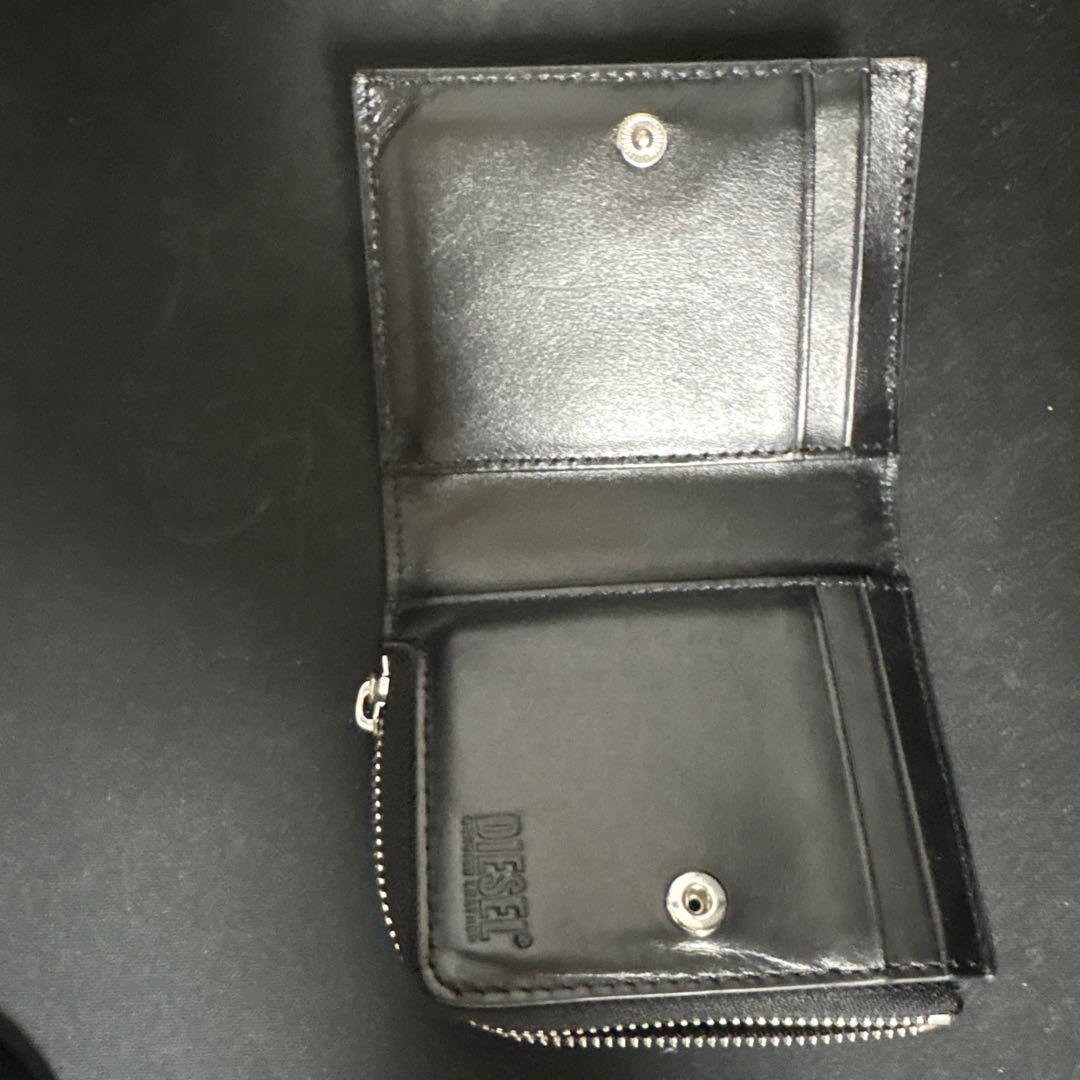DIESEL二つ折り財布　黒色
