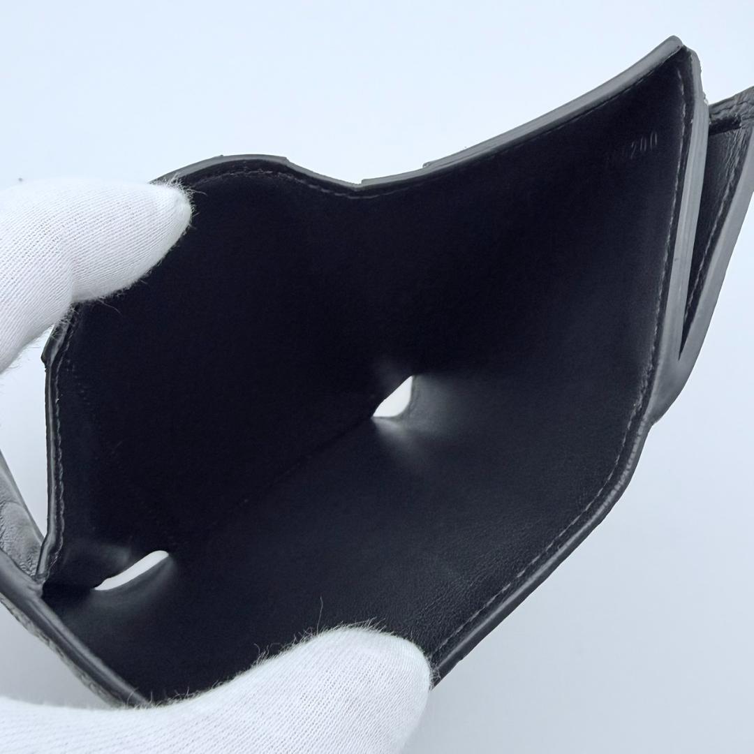 ルイヴィトン マヒナ ポルトフォイユ イリス XS 三つ折り財布 ブラック