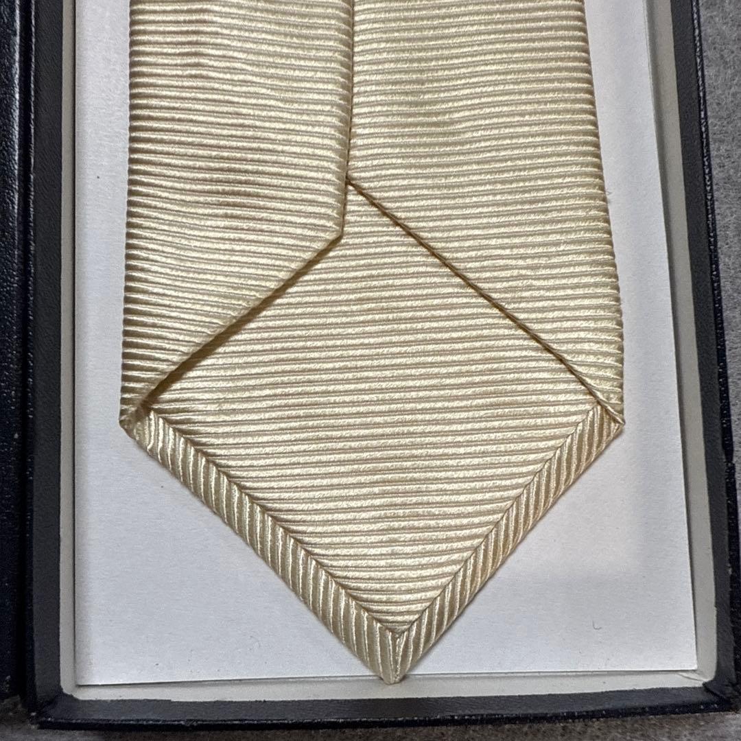 美品　トムフォード　ネクタイ　クリーム色　無地　結婚式