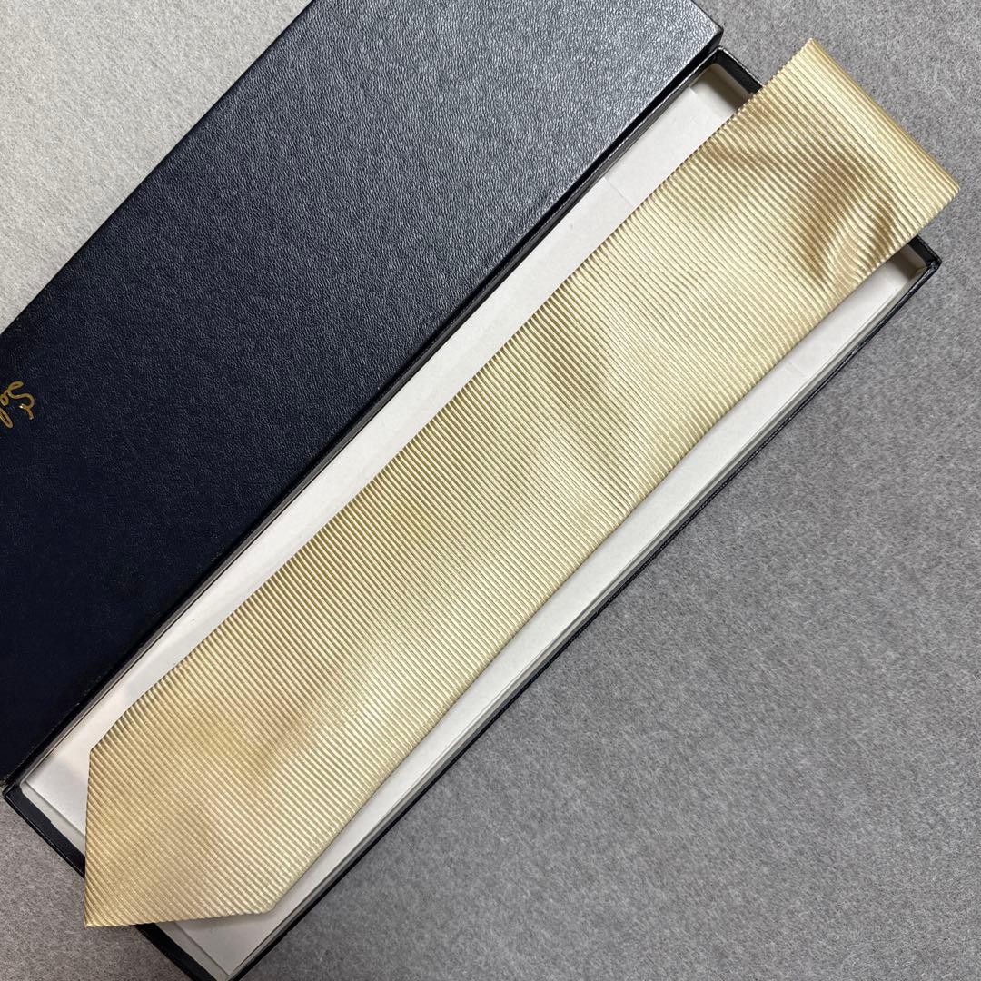 美品　トムフォード　ネクタイ　クリーム色　無地　結婚式