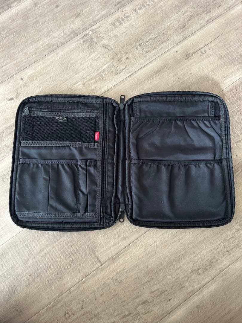 supreme×porter iPadcase