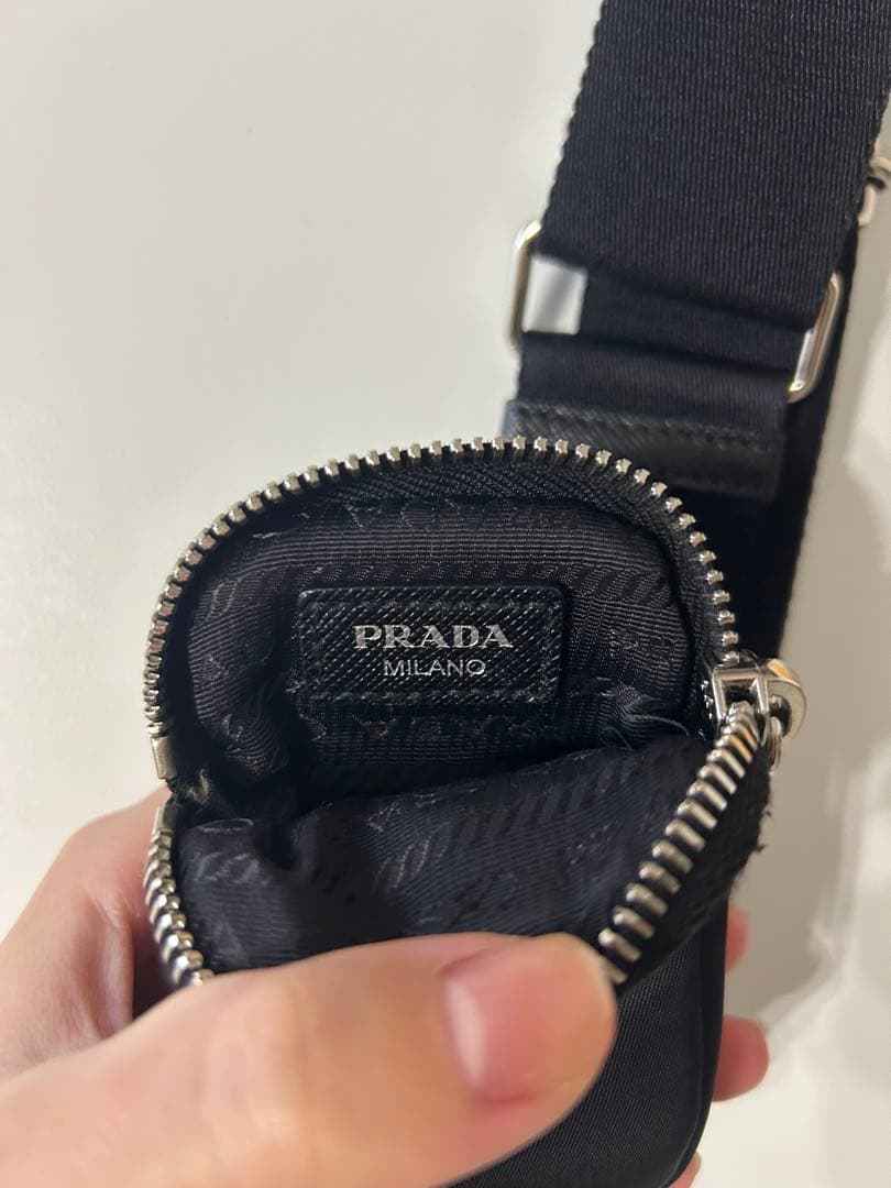 ゆみ　PRADA Re-Edition 2005 Re-Nylon バッグ