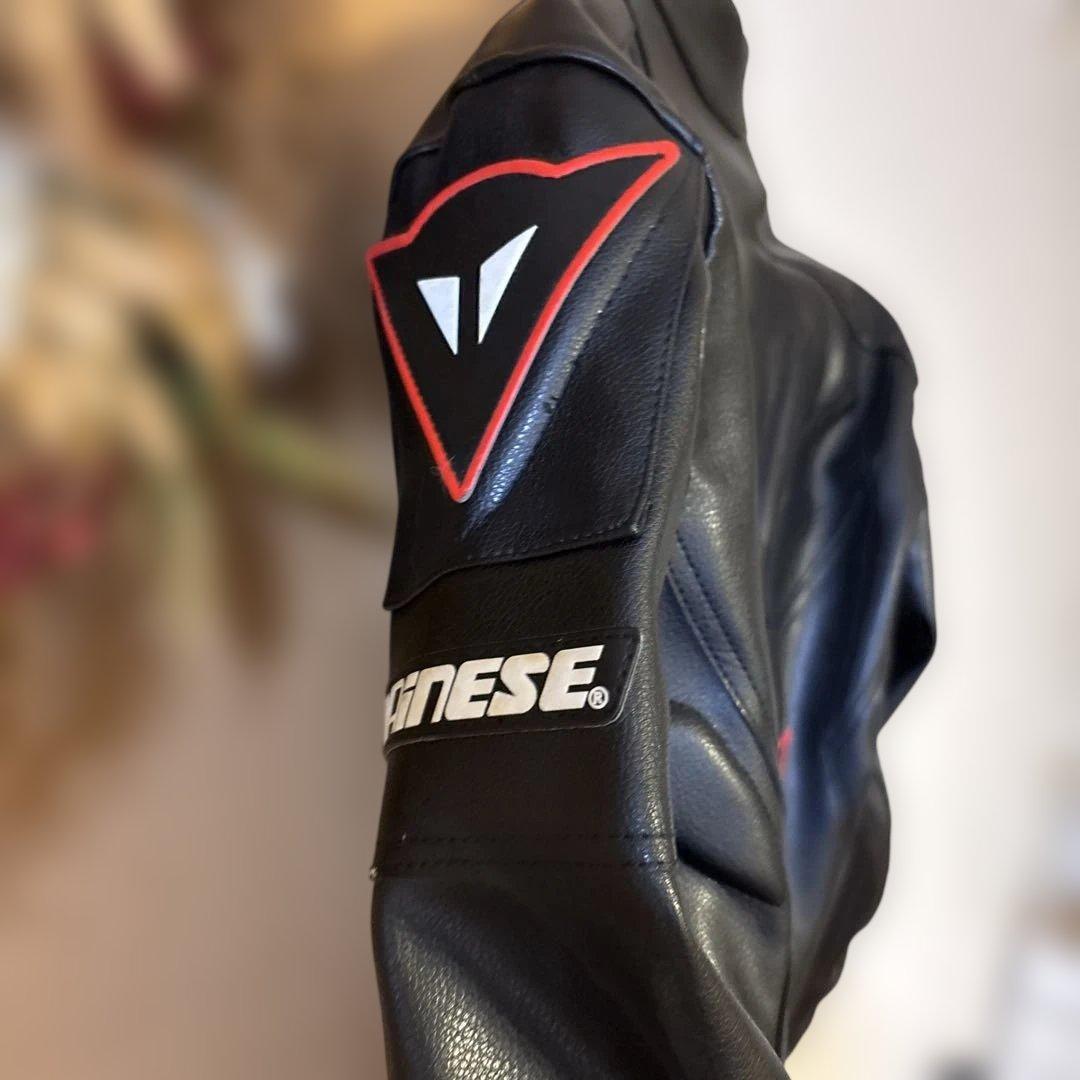 ダイネーゼのモーターサイクルジャケット、レザー
