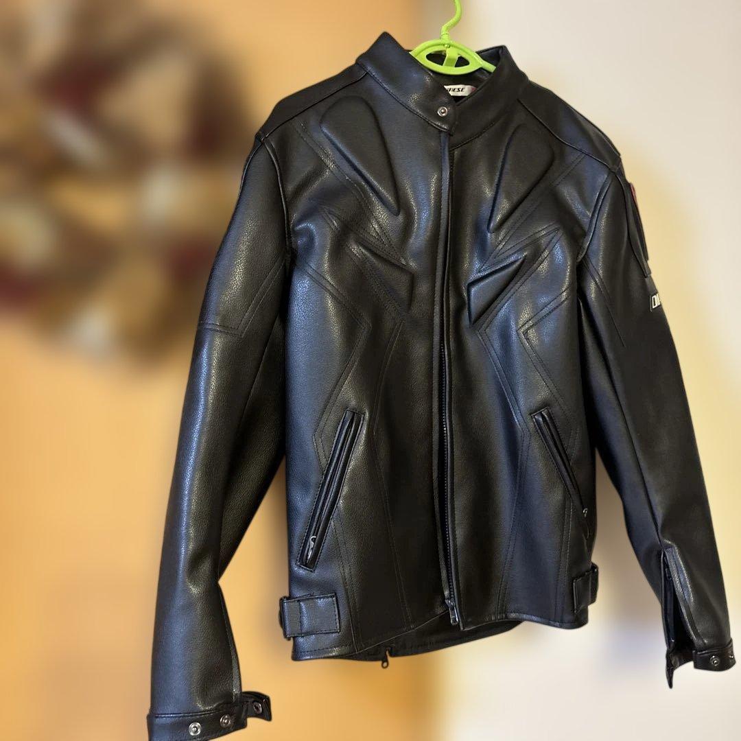 ダイネーゼのモーターサイクルジャケット、レザー