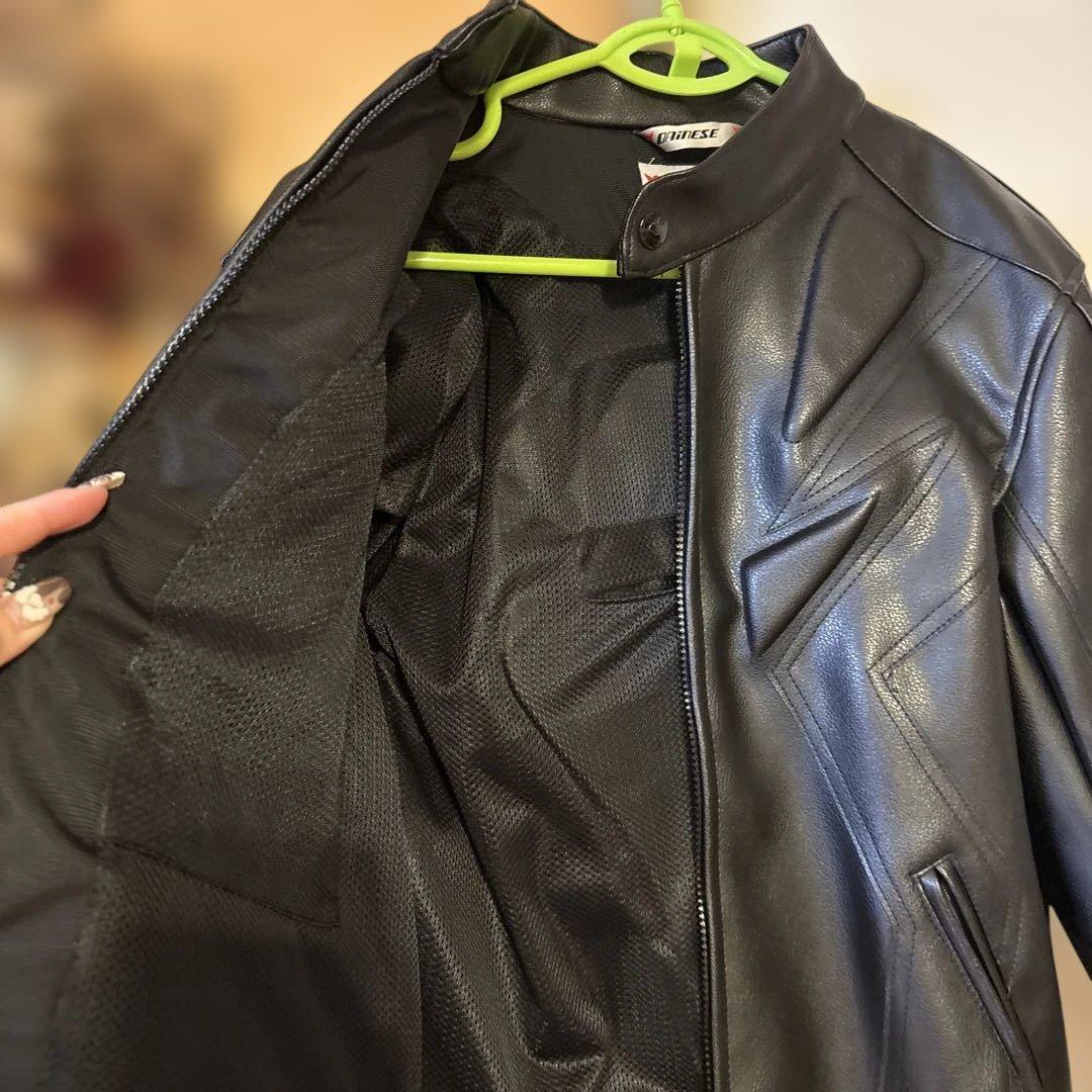 ダイネーゼのモーターサイクルジャケット、レザー