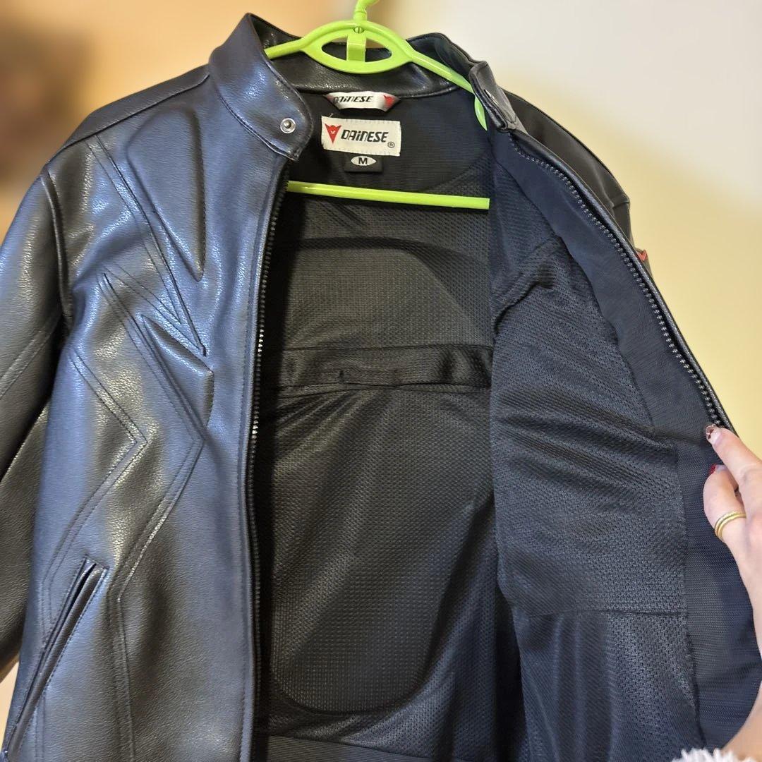 ダイネーゼのモーターサイクルジャケット、レザー