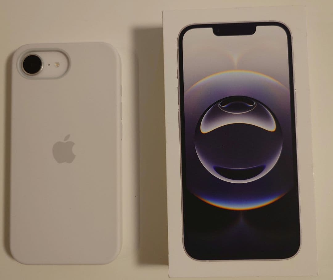 iPhone 16e 128GB ホワイト 本体 ケース付き