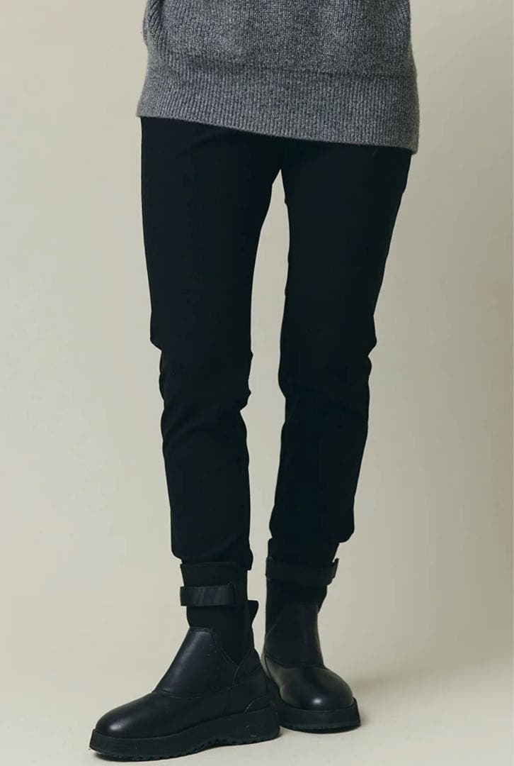 Calensology ウォームナローパンツ