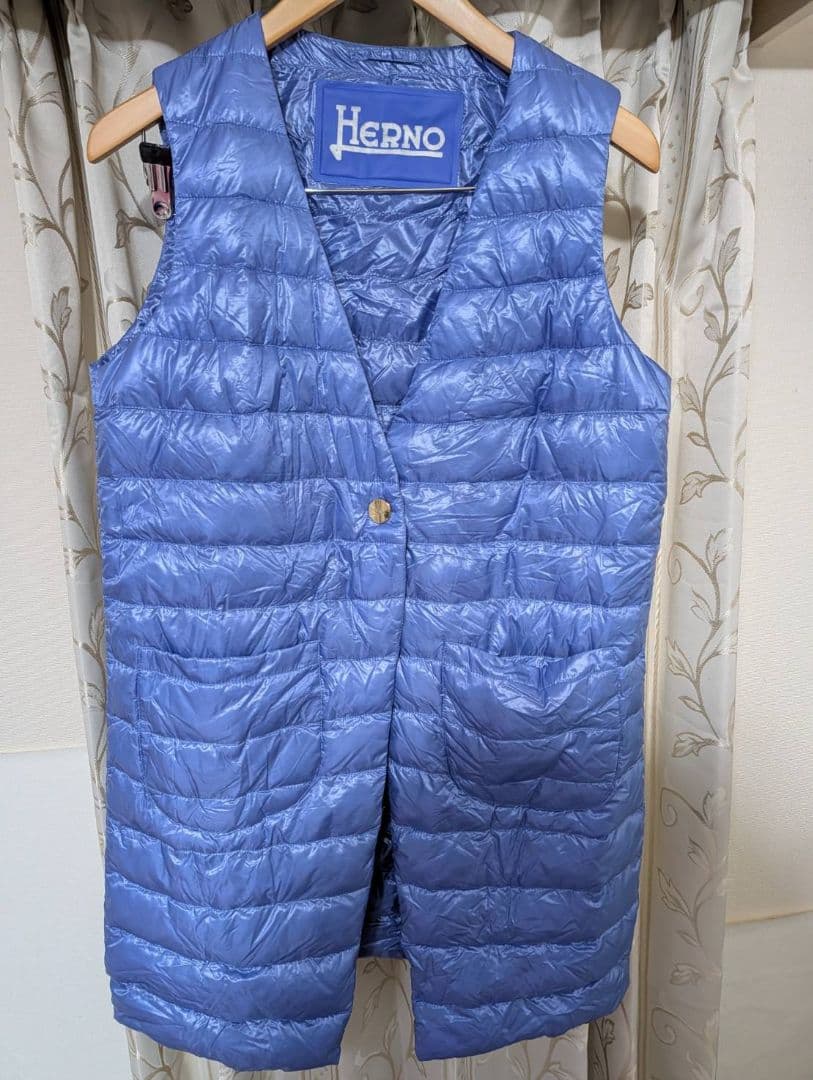 Herno 軽量ダウンベスト