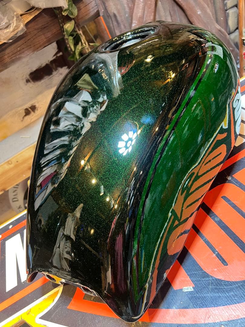 ゼファー750タンク、リアフェンダー