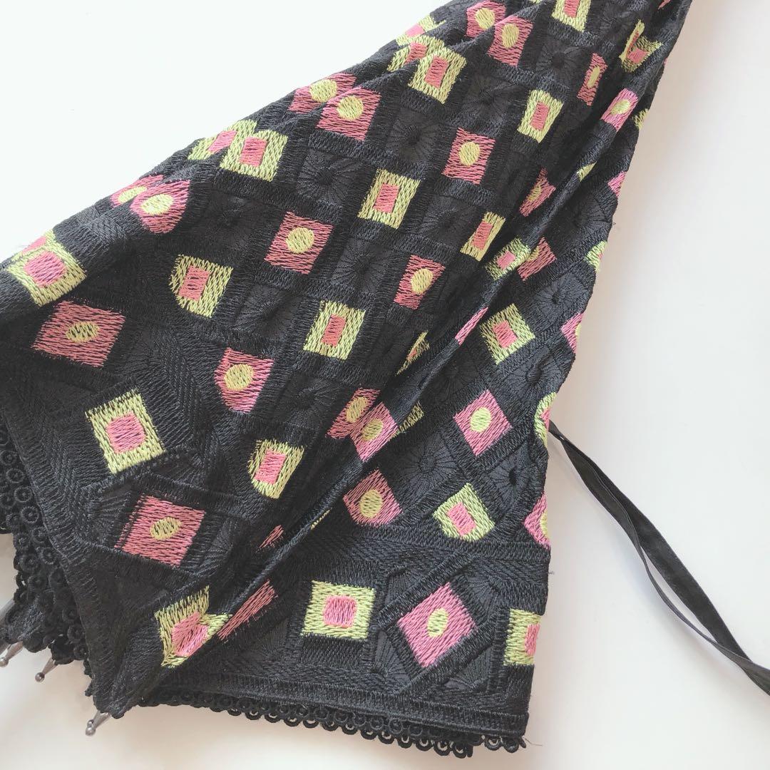 ☆美品☆ ANNASUI アナスイ 日傘 ブラック 刺繍 パゴダ 二段階伸縮
