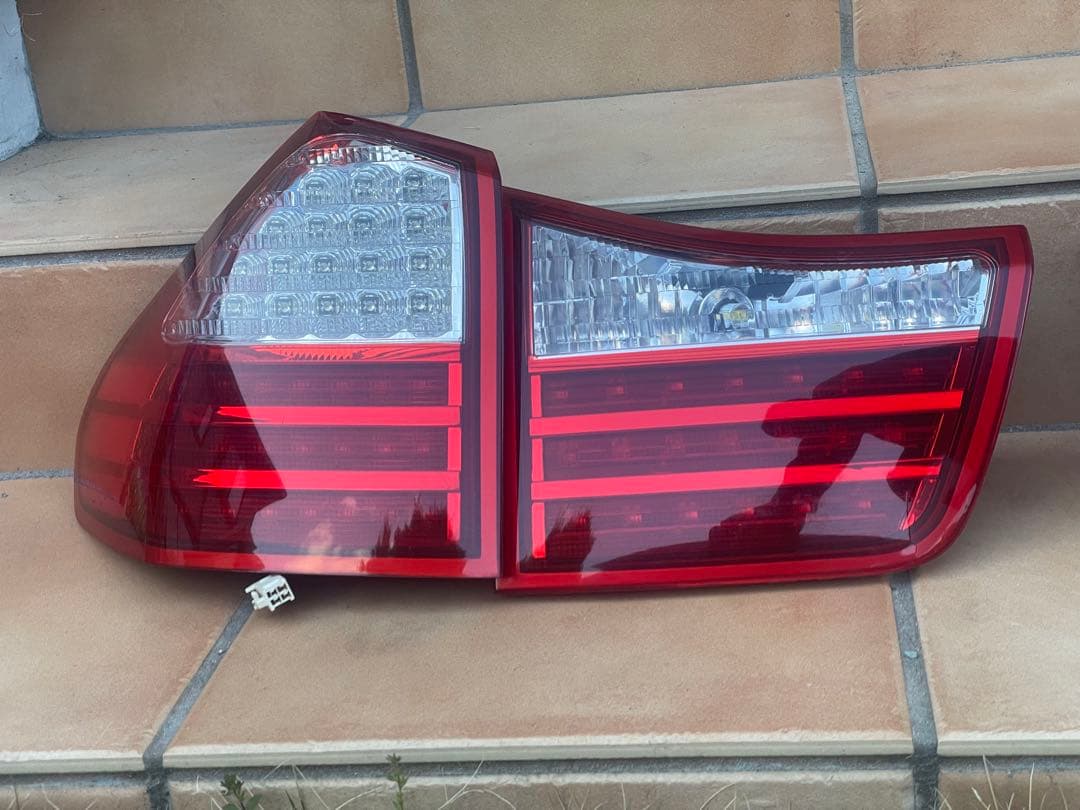 【美品】30ハリアー LEDテール　トヨタ