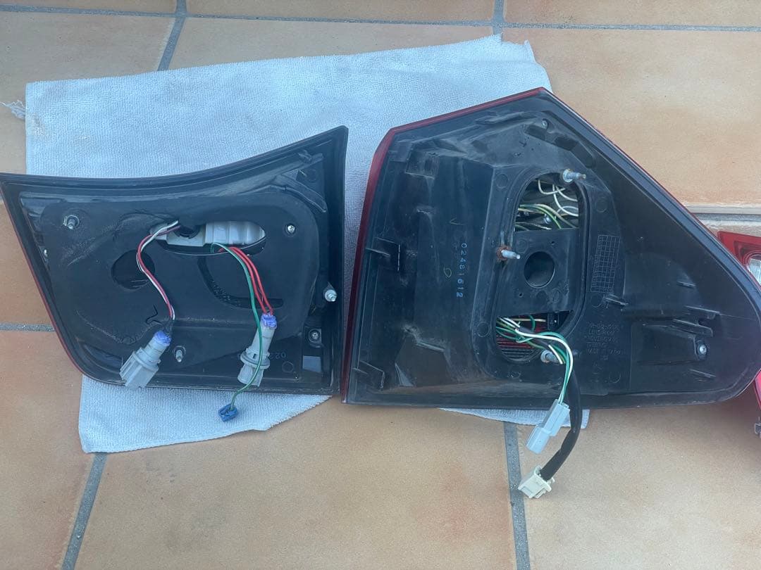 【美品】30ハリアー LEDテール　トヨタ