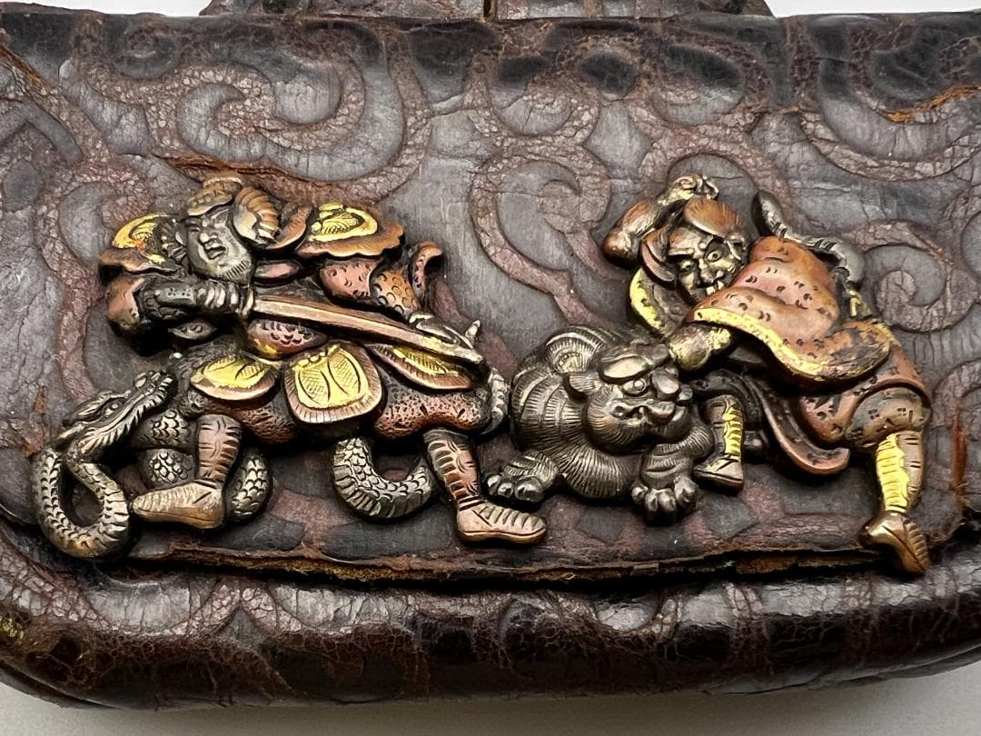 希少　早道　薬入　龍虎武士図　金銀象嵌　手彫　大金具　煙草　墨入れ　江戸明治期