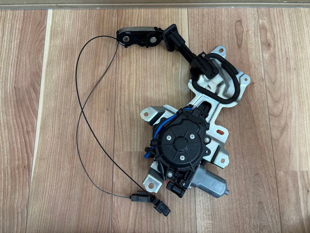 ホンダ　JF2 N-BOX 右スライドモーター