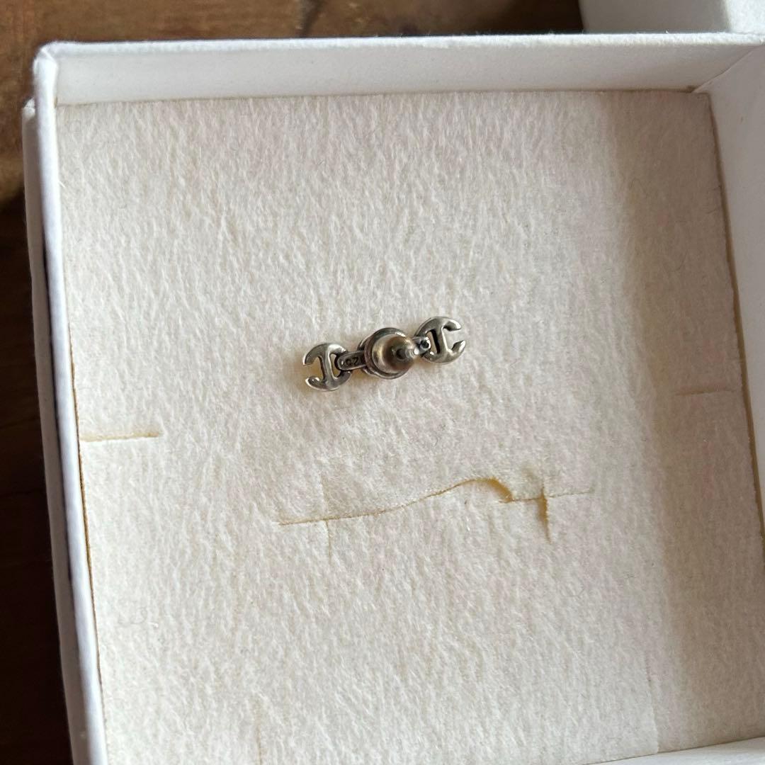 HOORSENBUHS 3mm TOGGLE STUDSピアス