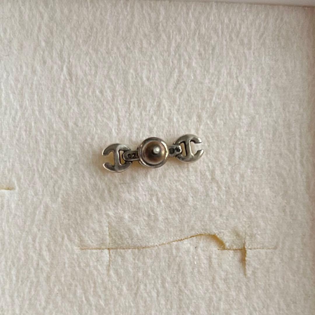 HOORSENBUHS 3mm TOGGLE STUDSピアス