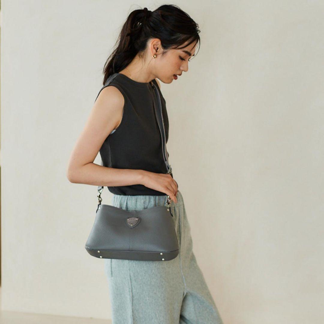 【美品】ATAO　❤️chivy+(チヴィプラス)❤️　ストーングレー