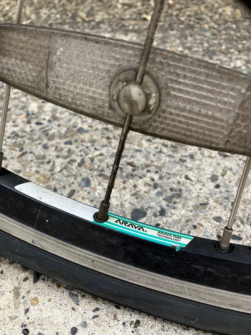 ARAYAツバメ自転車ライトベージュ色 シティサイクル 空気入れ(配送別)