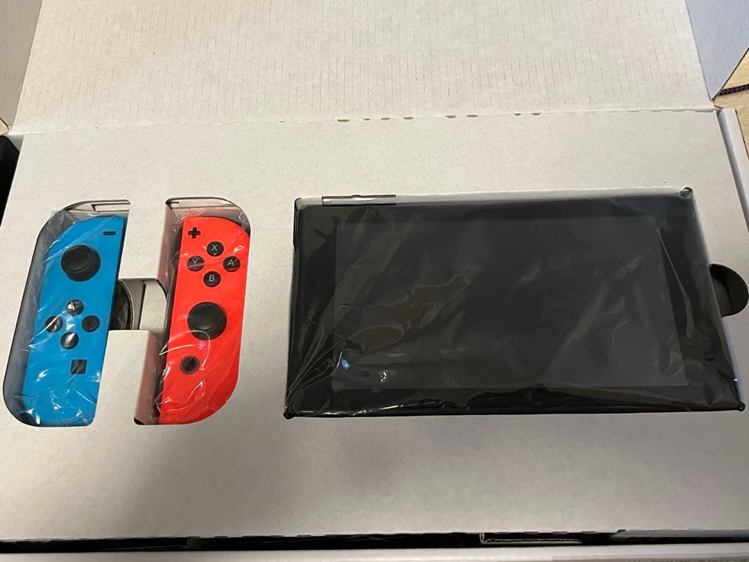 Nintendo Switch 青/赤 本体　箱あり美品 充電器、専用ケース付