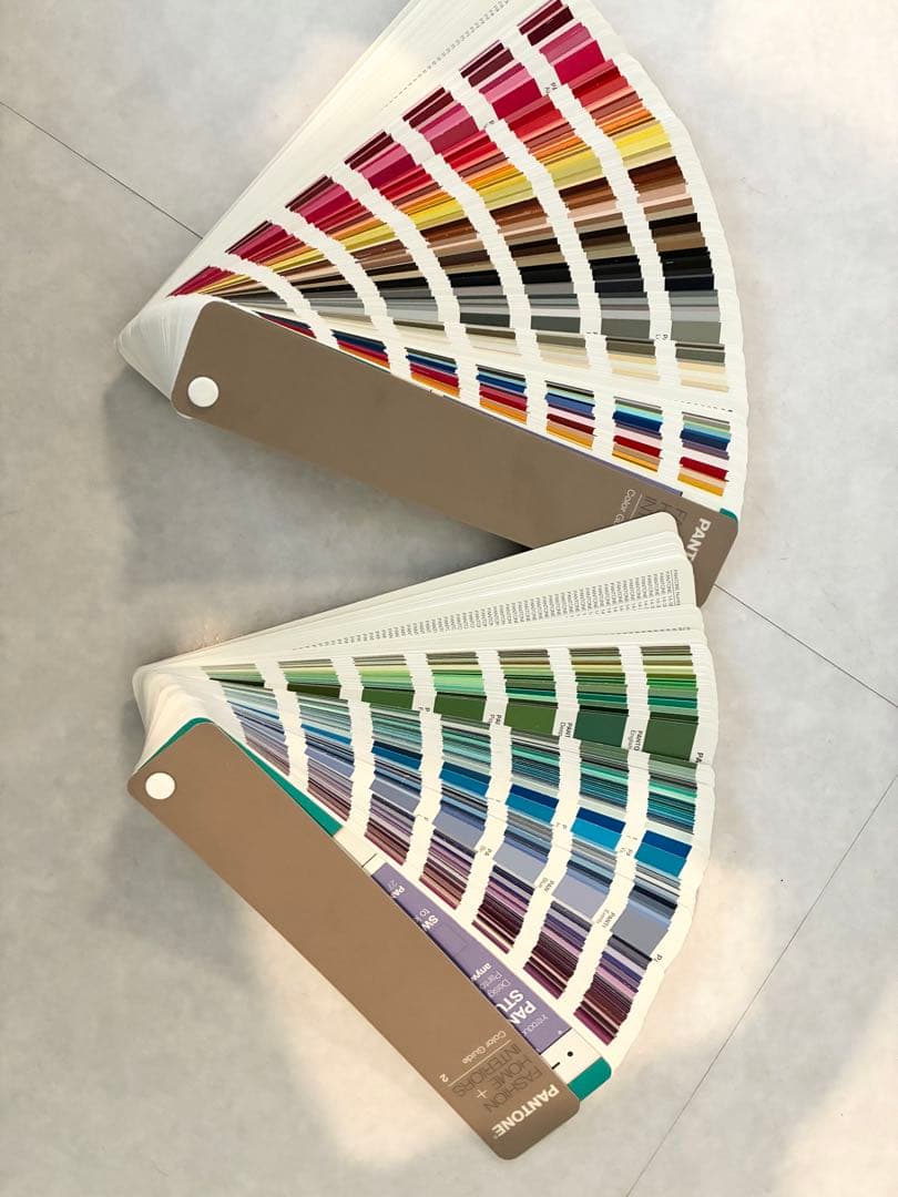 PANTONE 色見本　fashion  interiors