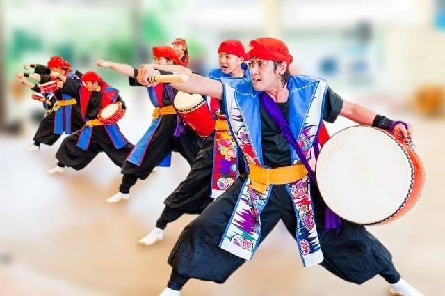 新品未使用(送料無料)26.980円　エイサー大太鼓36cm*40cmバチ付き