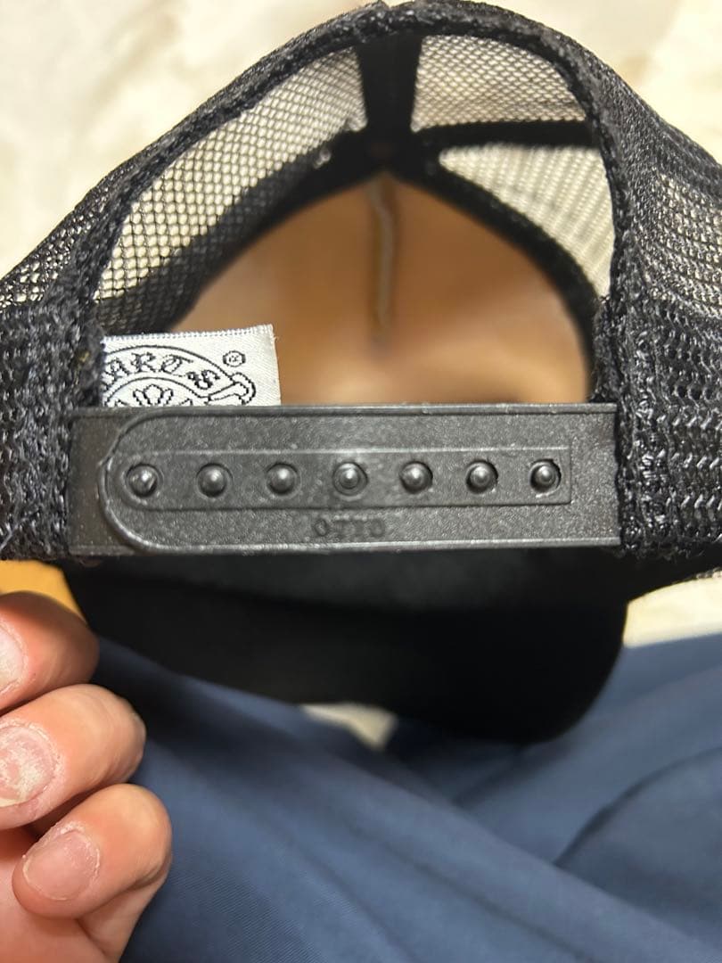 Chrome Hearts メッセージ刺繍 トラッカーキャップ